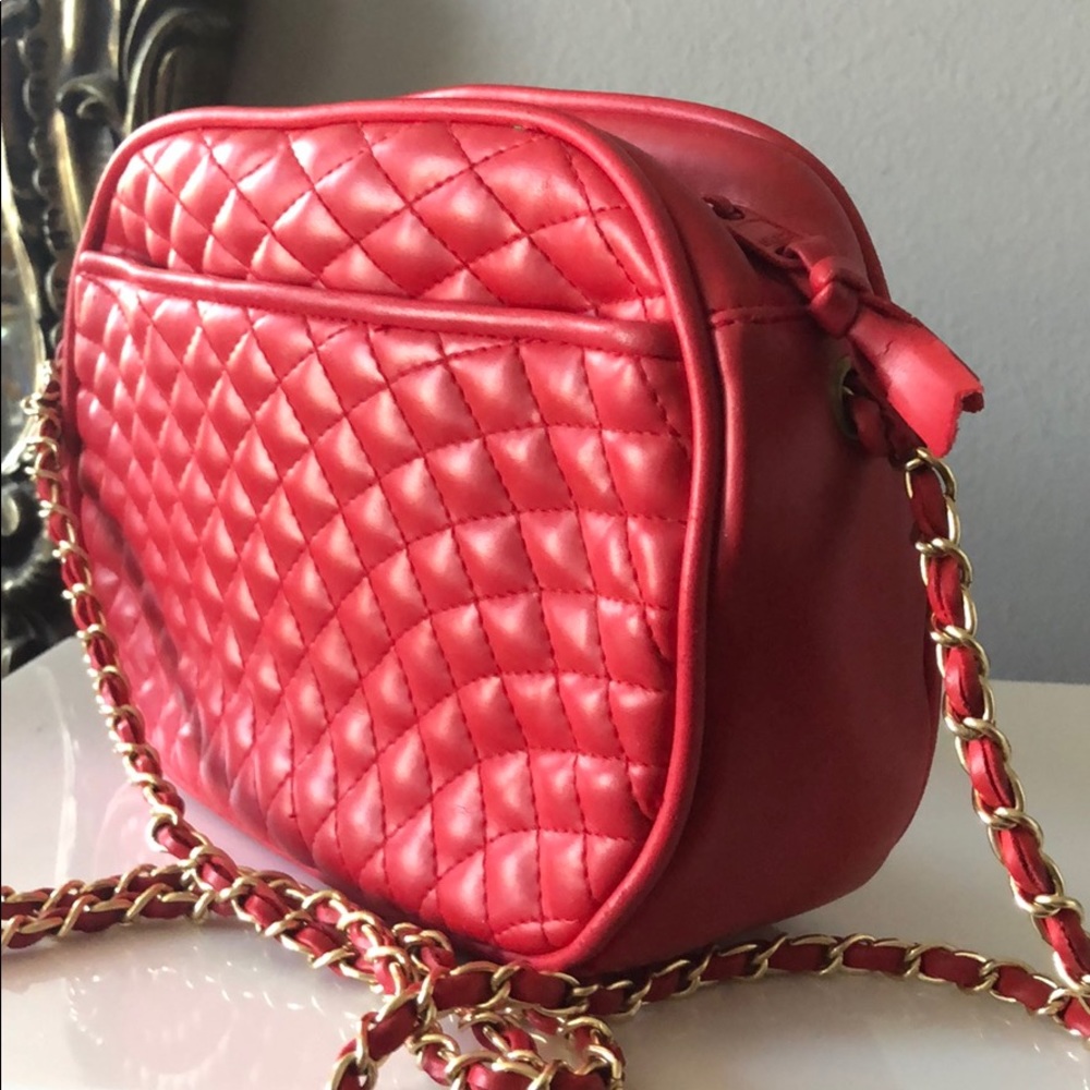 Vintage quilted bag with chain